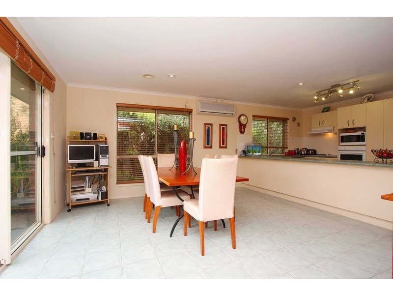30 Kenswick Drive, Hillside VIC 3037