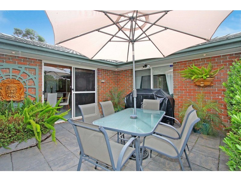 30 Kenswick Drive, Hillside VIC 3037