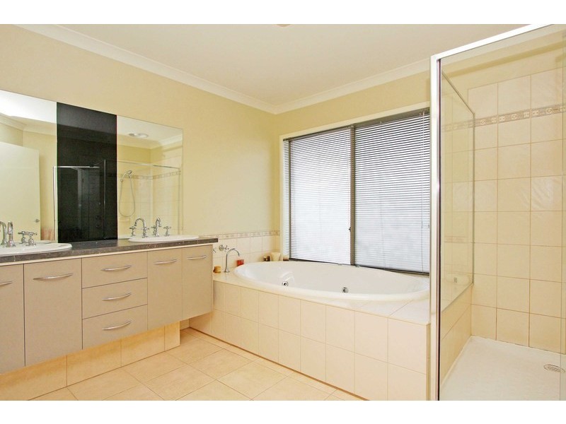 3 The Willows, Hillside VIC 3037