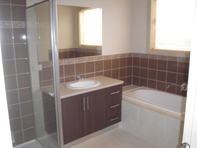 5 Cragside Place, Deer Park VIC 3023