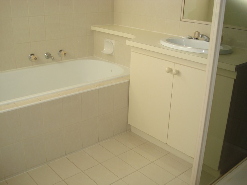 4/145 Copernicus Way, Keilor Downs VIC 3038