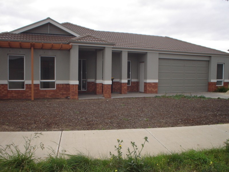 46 Queens Parade, Hillside VIC 3037