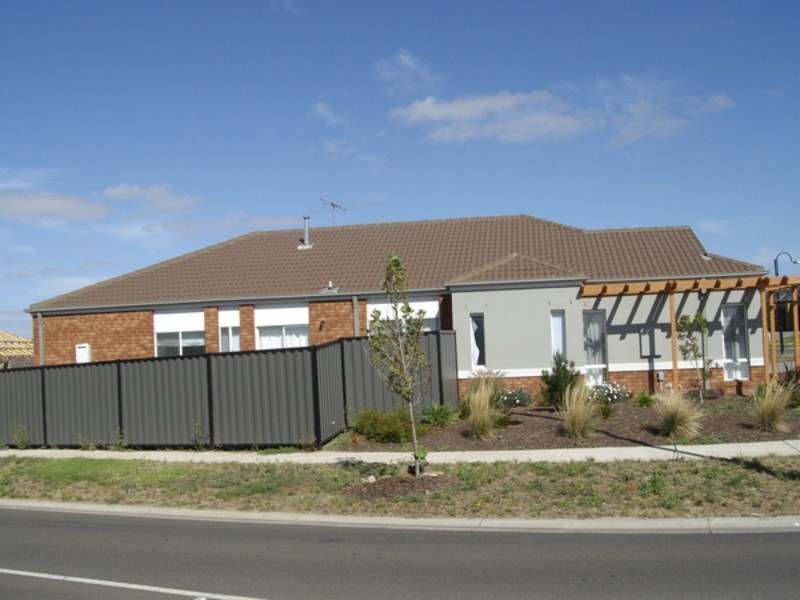 46 Queens Parade, Hillside VIC 3037