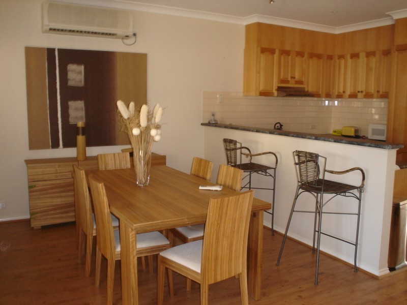 2 Hammersley Place, Caroline Springs VIC 3023