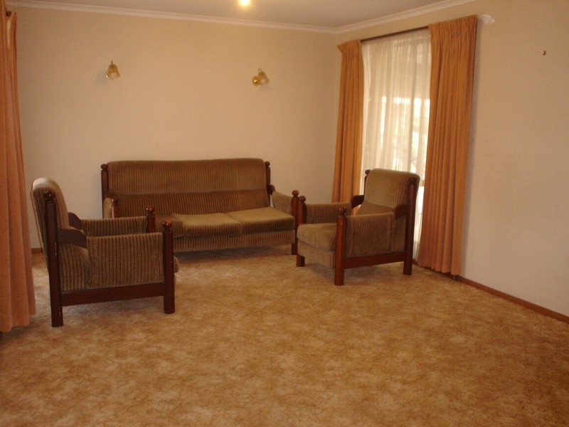 56 Chichester Drive, Taylors Lakes VIC 3038