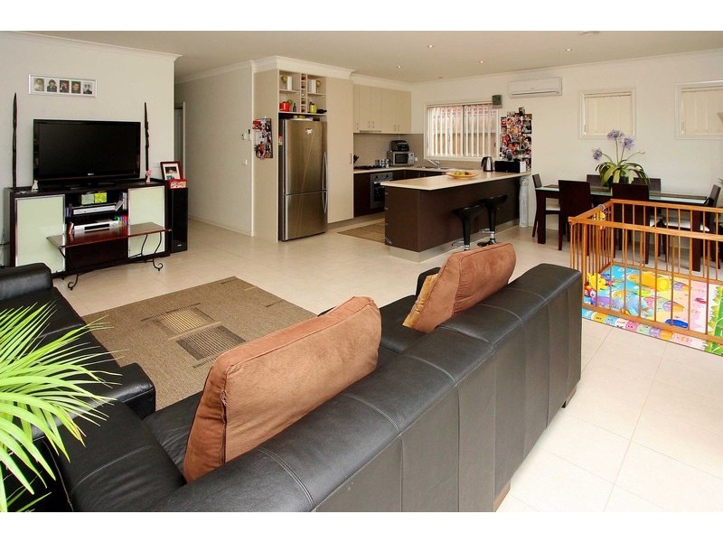 13 Lucas Terrace, Taylors Hill VIC 3037
