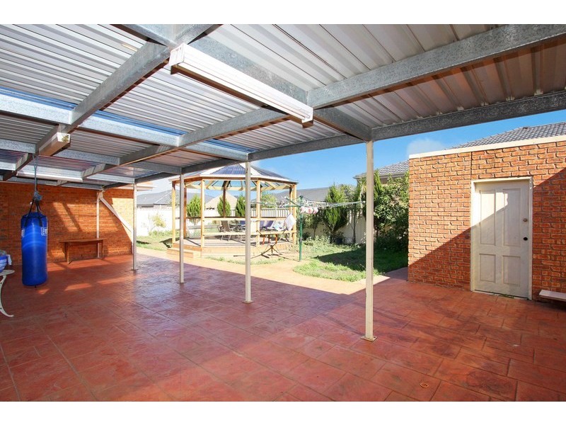 51 Watervale Boulevard, Taylors Hill VIC 3037