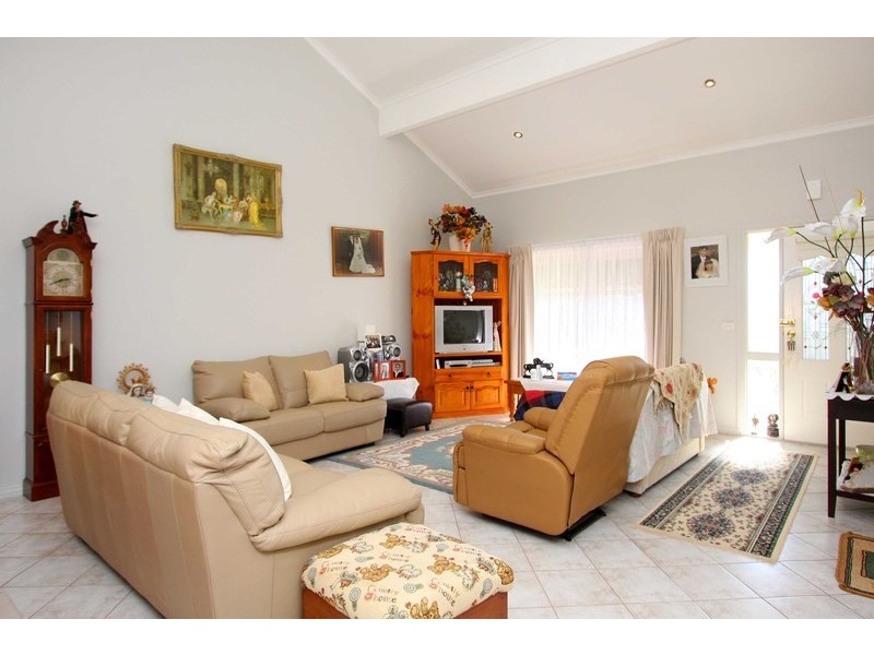 1/15 Hallmark Place, Keilor Downs VIC 3038