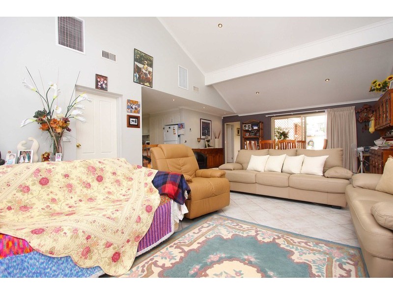 1/15 Hallmark Place, Keilor Downs VIC 3038
