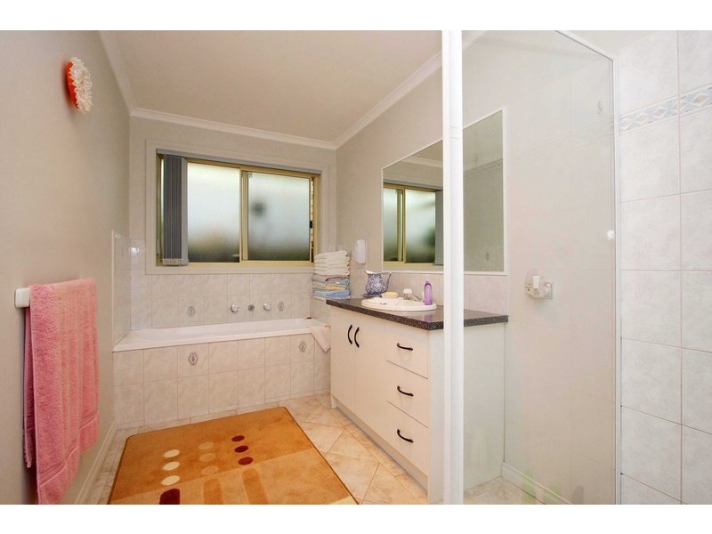 1/15 Hallmark Place, Keilor Downs VIC 3038