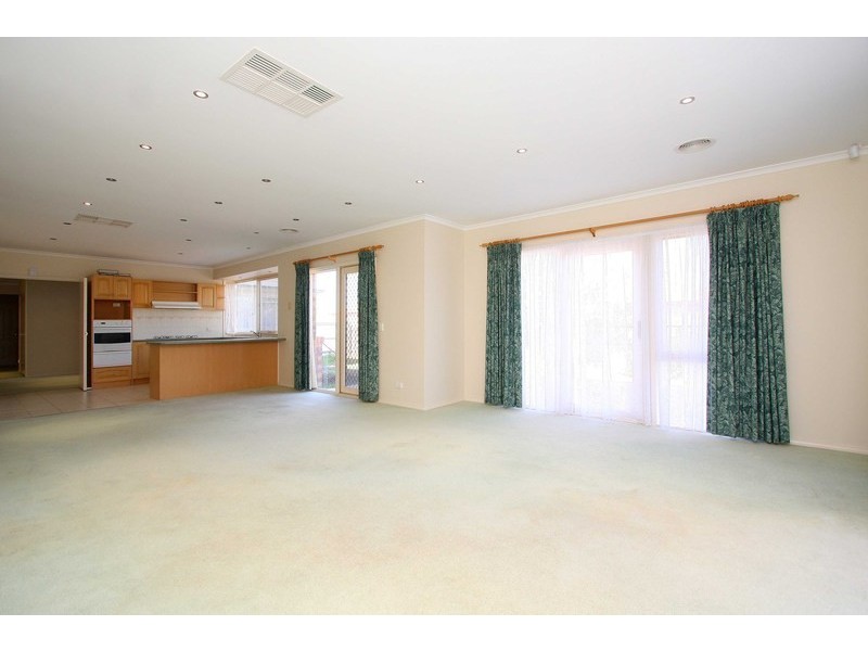 537 Kings Road, Taylors Lakes VIC 3038