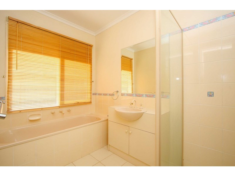 537 Kings Road, Taylors Lakes VIC 3038