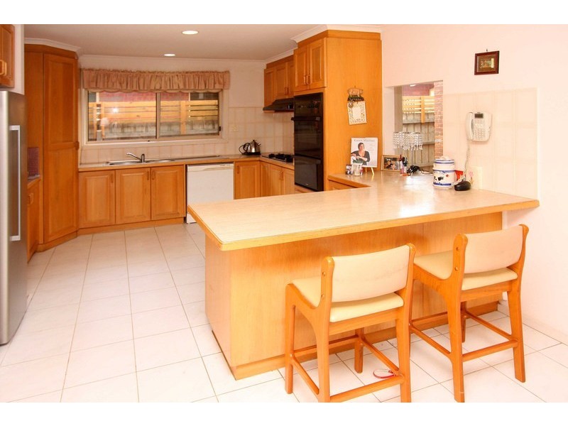 5 Landau Court, Taylors Lakes VIC 3038