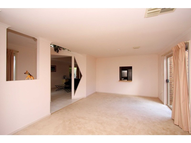 5 Landau Court, Taylors Lakes VIC 3038