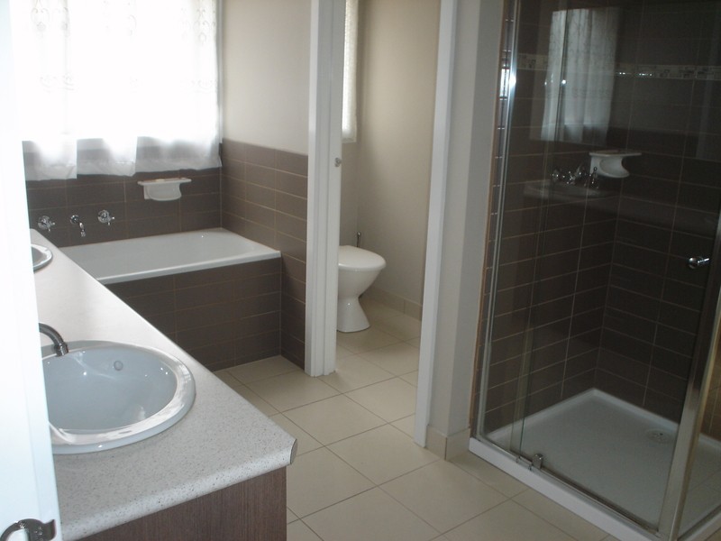 20 French Crescent, Caroline Springs VIC 3023