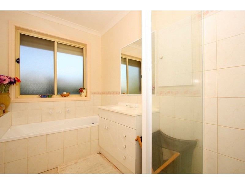 37 Delbridge Drive, Sydenham VIC 3037