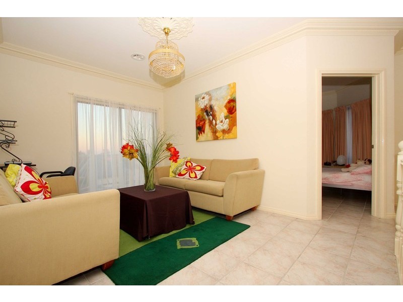 9 Kenswick Drive, Hillside VIC 3037