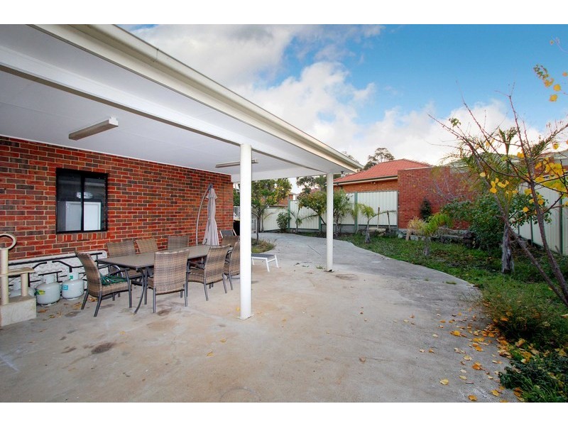 9 Kenswick Drive, Hillside VIC 3037
