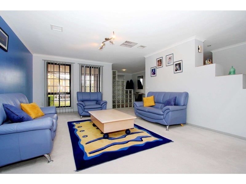 44 Verona Drive, Taylors Lakes VIC 3038