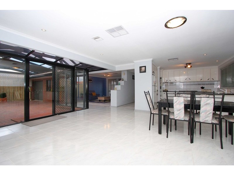 44 Verona Drive, Taylors Lakes VIC 3038