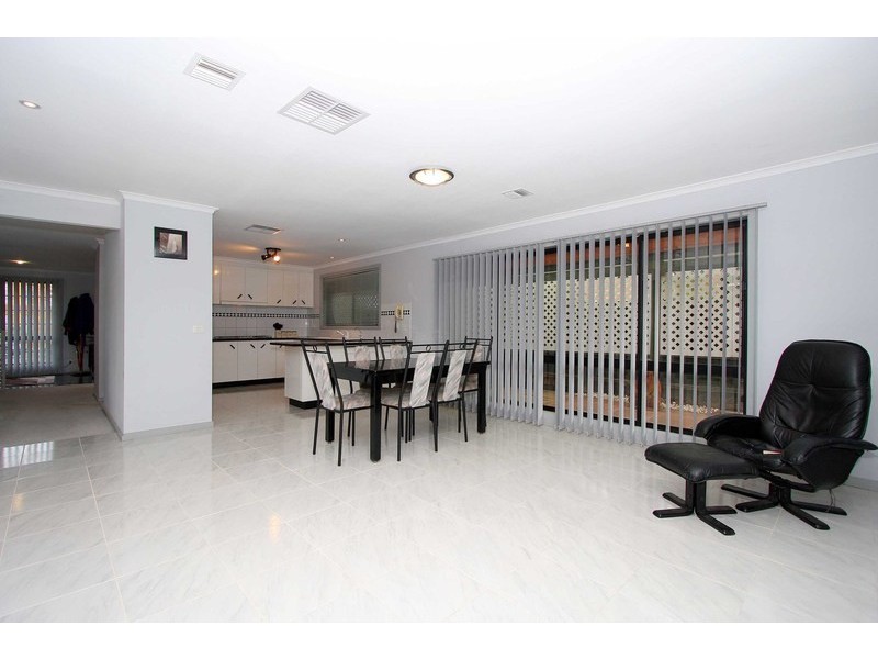 44 Verona Drive, Taylors Lakes VIC 3038