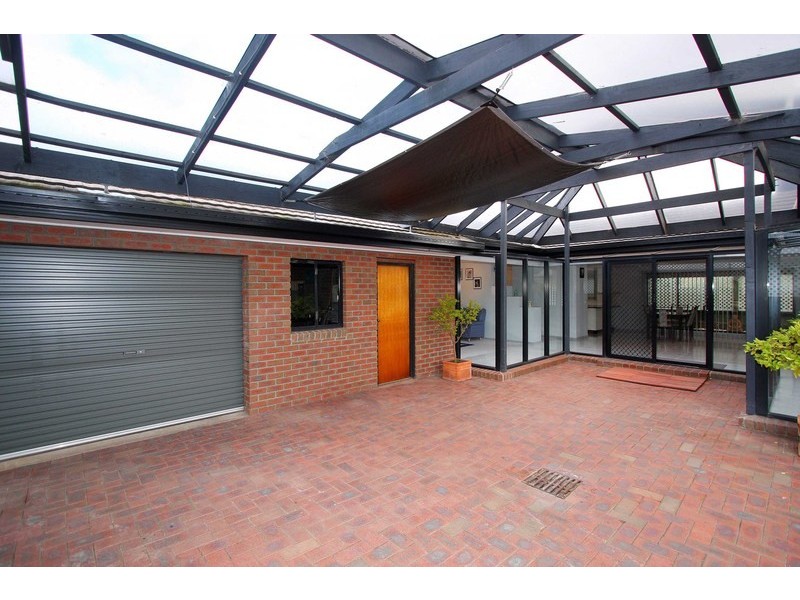 44 Verona Drive, Taylors Lakes VIC 3038