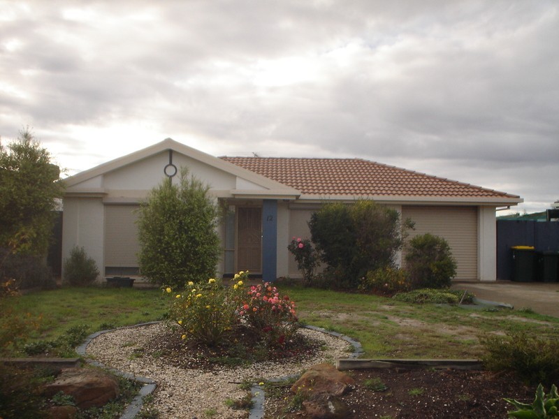 12 Ruben Drive, Sydenham VIC 3037