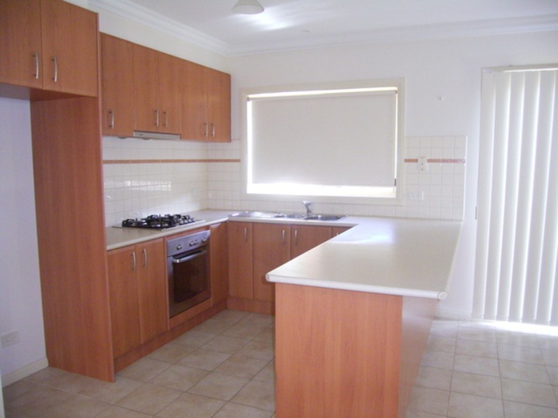 4/44 Dundee Way, Sydenham VIC 3037