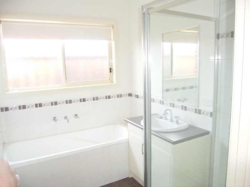 4/44 Dundee Way, Sydenham VIC 3037