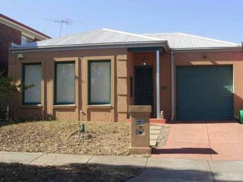 17 Penlow Court, Hillside VIC 3037