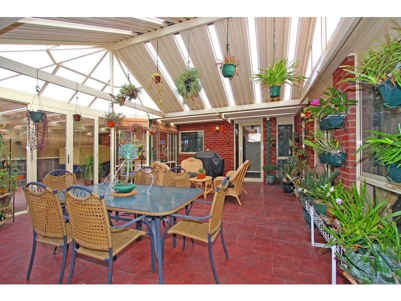 57 Manchester Drive, Sydenham VIC 3037
