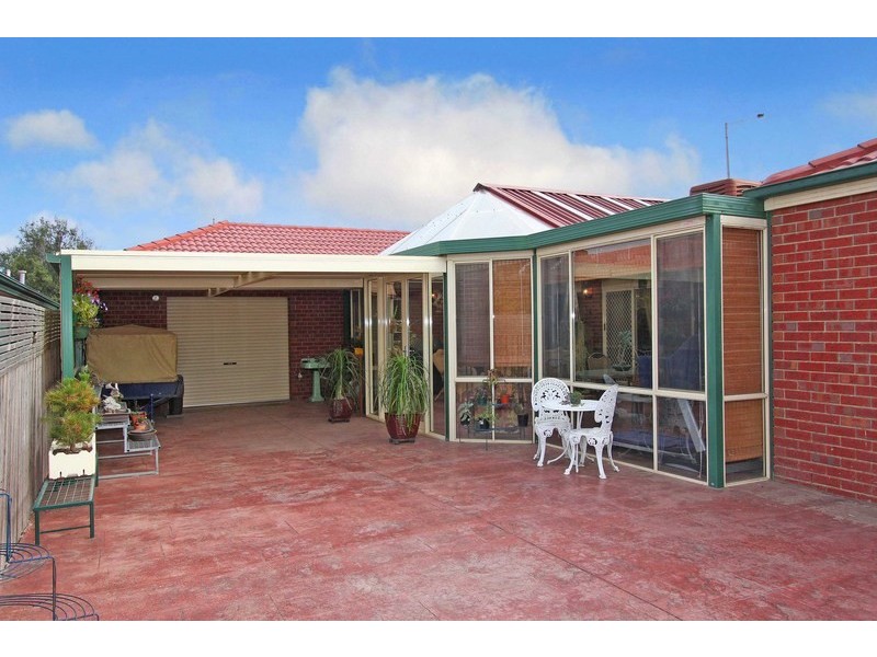 57 Manchester Drive, Sydenham VIC 3037