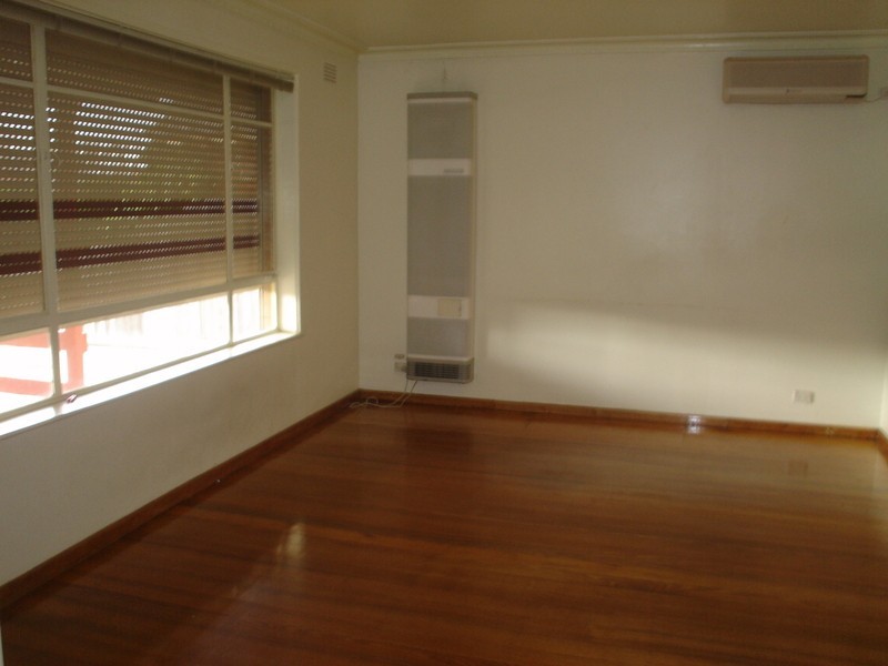 9 Rogerson Street, Avondale Heights VIC 3034