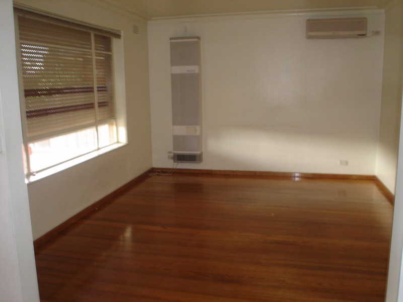 9 Rogerson Street, Avondale Heights VIC 3034