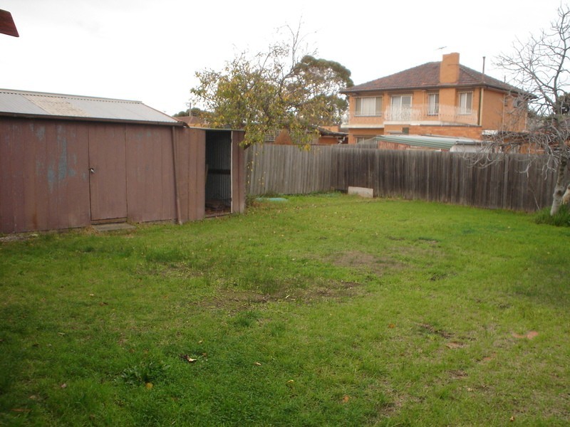 9 Rogerson Street, Avondale Heights VIC 3034