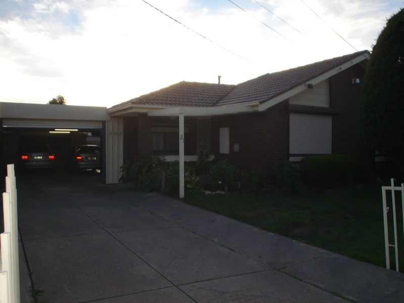 21 Balnarring Drive, Kings Park VIC 3021