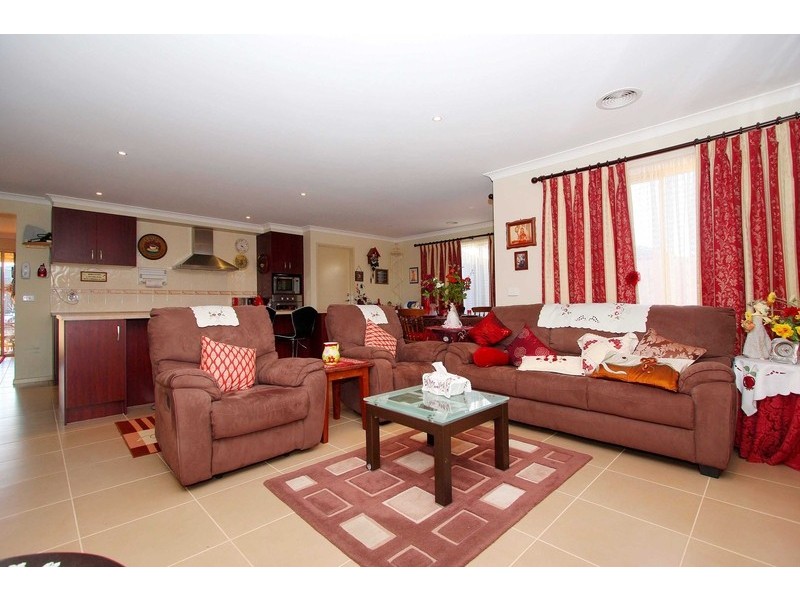 12 Kingston Drive, Taylors Hill VIC 3037