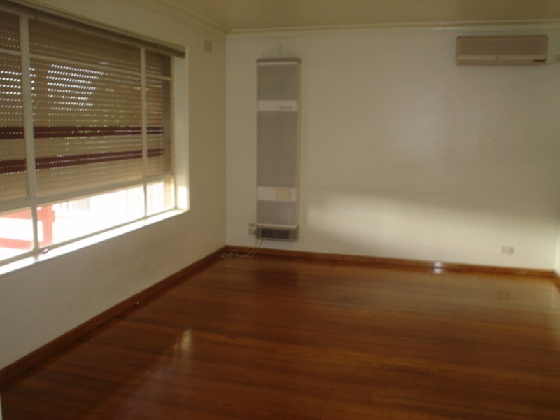 9 Rogerson Street, Avondale Heights VIC 3034