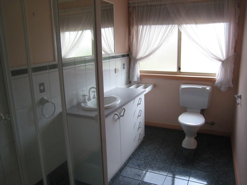 26 Andrea Court, Taylors Lakes VIC 3038