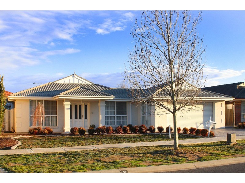 81 Wellesley Drive, Taylors Lakes VIC 3038