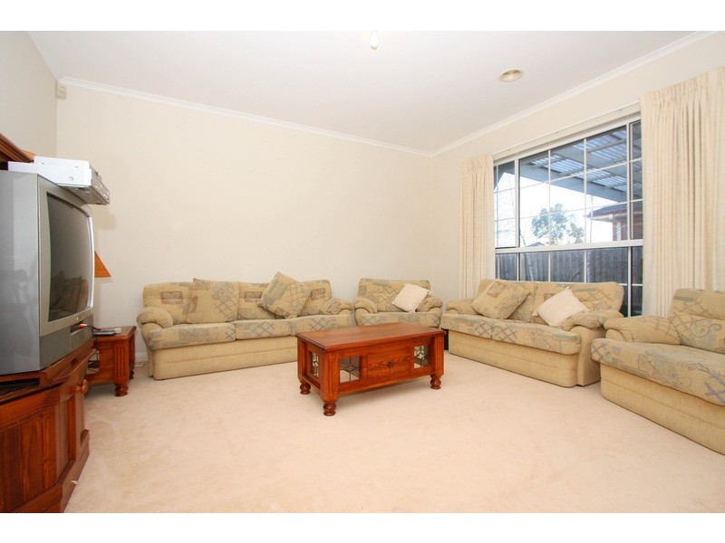 81 Wellesley Drive, Taylors Lakes VIC 3038