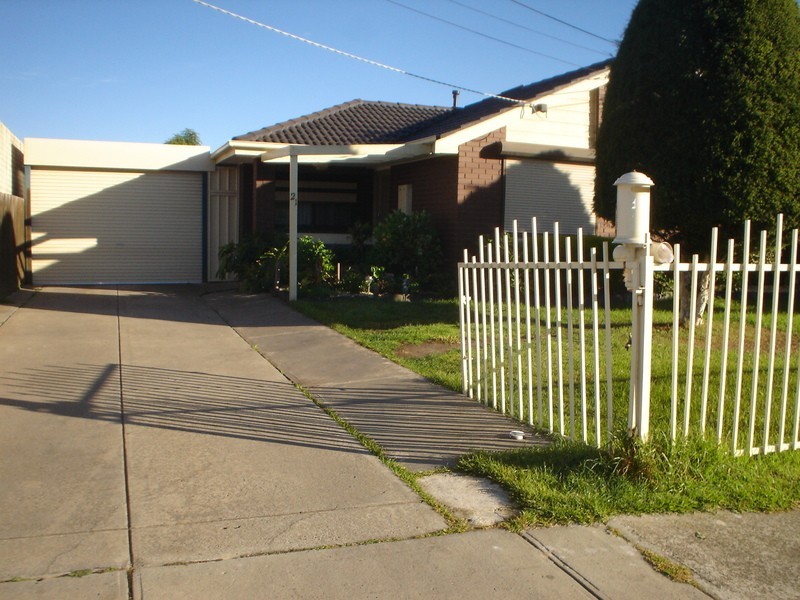 21 Balnarring Drive, Kings Park VIC 3021