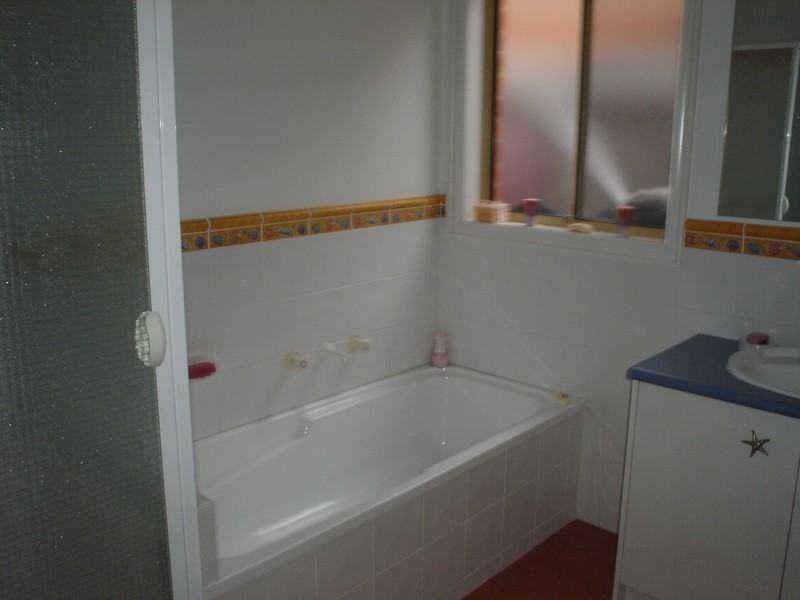 4 Flame Close, Delahey VIC 3037