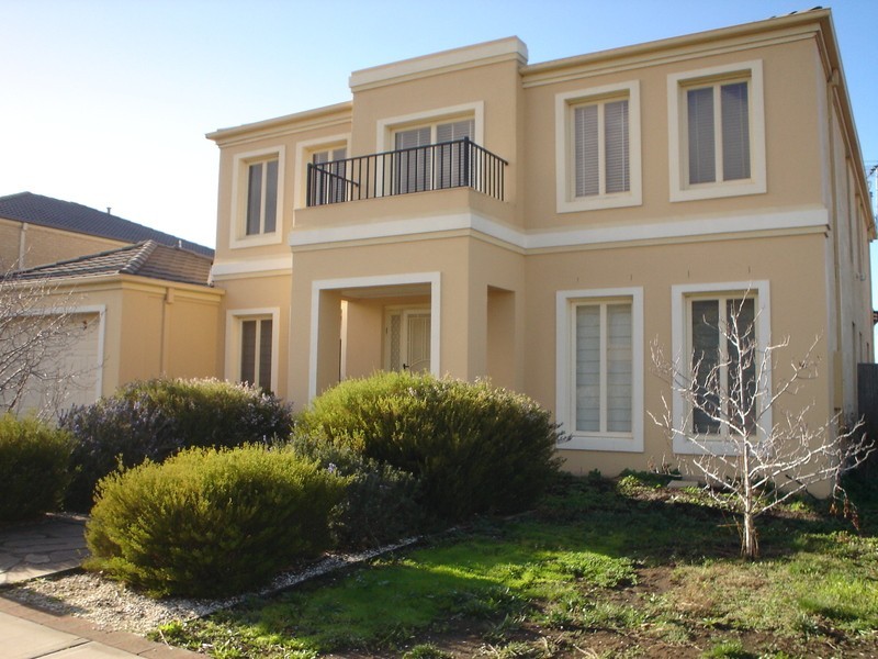 12 Goulburn Way, Taylors Lakes VIC 3038