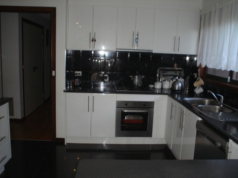 21 Balnarring Drive, Kings Park VIC 3021