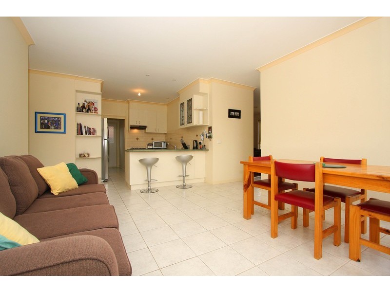 2/18 El Golea Mews, Keilor Downs VIC 3038