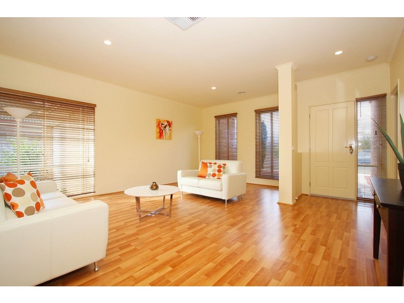 103 Robertsons Road, Taylors Lakes VIC 3038