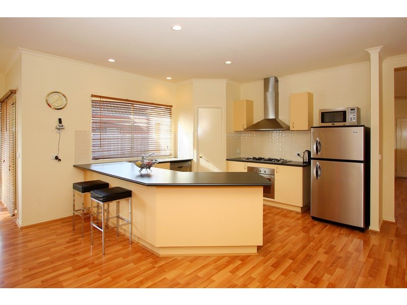 103 Robertsons Road, Taylors Lakes VIC 3038