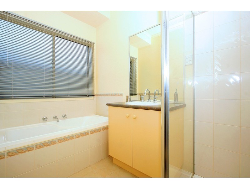 103 Robertsons Road, Taylors Lakes VIC 3038