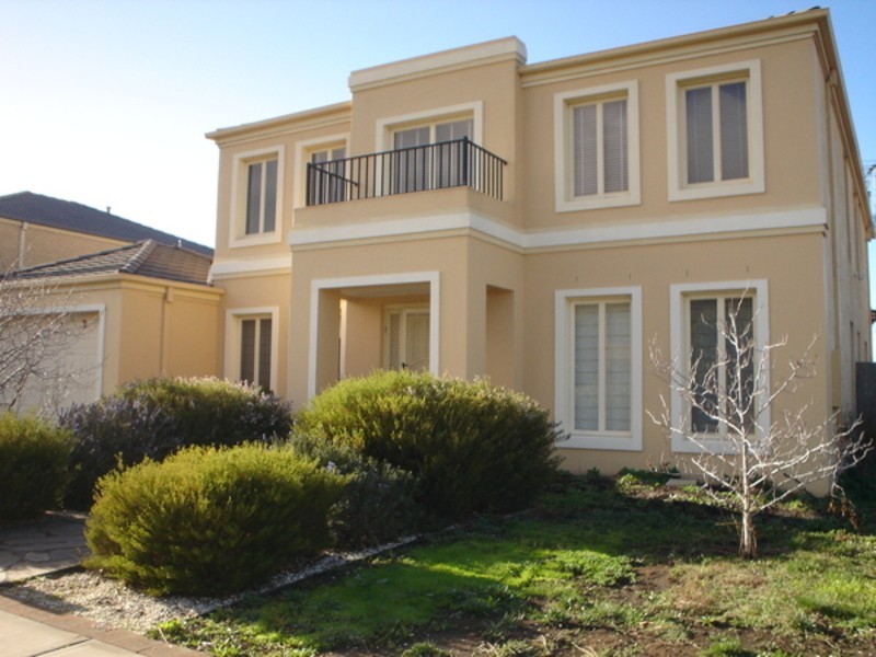 12 Goulburn Way, Taylors Lakes VIC 3038
